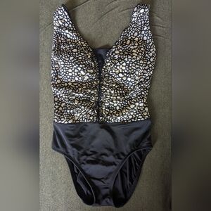 Women's Croft & Barrow Black and Gold One Piece Bathing Suit Sz 8